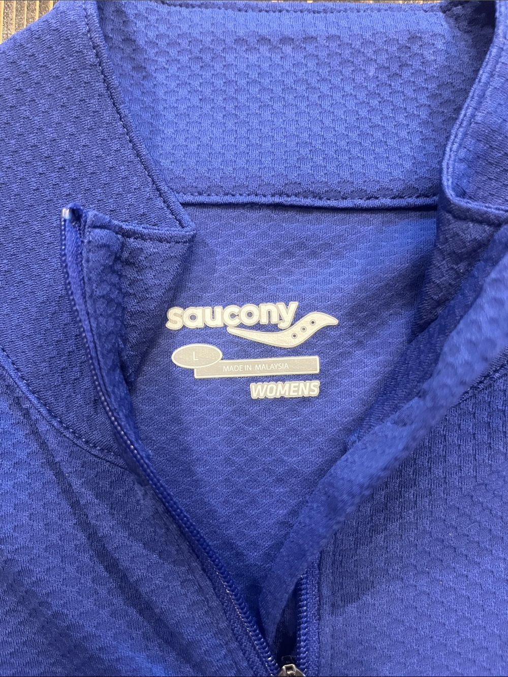 Women’s Large NWT Saucony Blue Quarter Zip - Picture 4 of 4